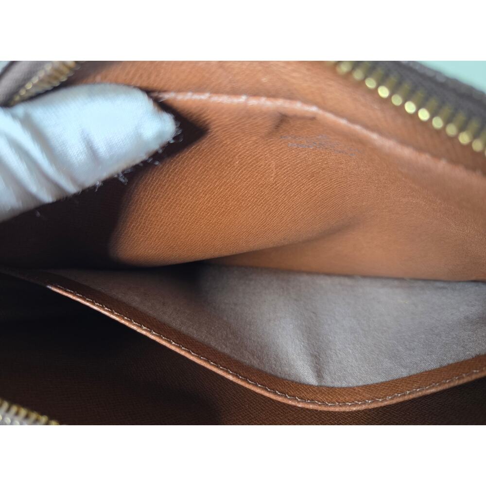 Louis Vuitton Monogram Toiletry Pouch PM Cosmetic Case AR0082 Made in France LV - Picture 10 of 15